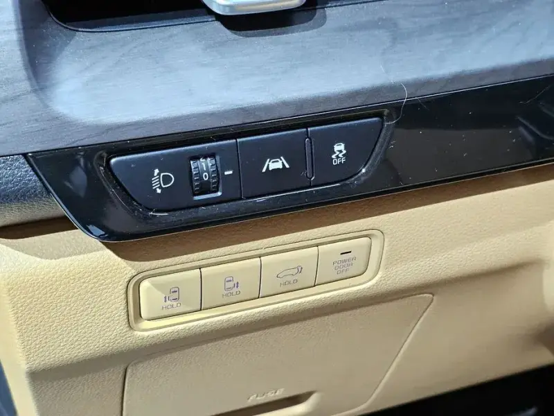 2023 Kia Carnival с пробегом 52 480 км