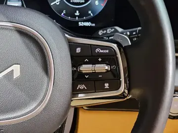 2023 Kia Carnival с пробегом 52 480 км