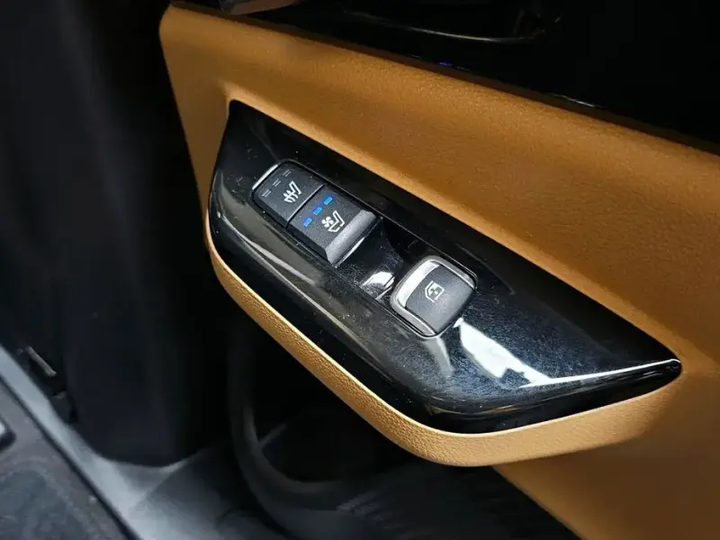 2023 Kia Carnival с пробегом 52 480 км
