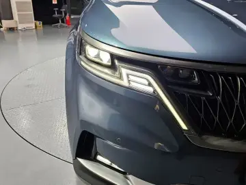 2023 Kia Carnival с пробегом 52 480 км