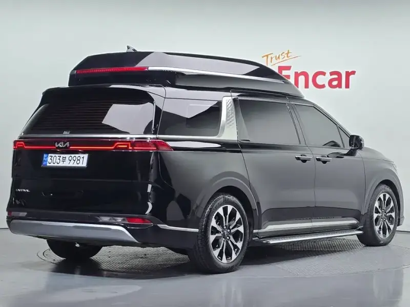 2022 Kia Carnival с пробегом 16 652 км