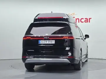 2022 Kia Carnival с пробегом 16 652 км