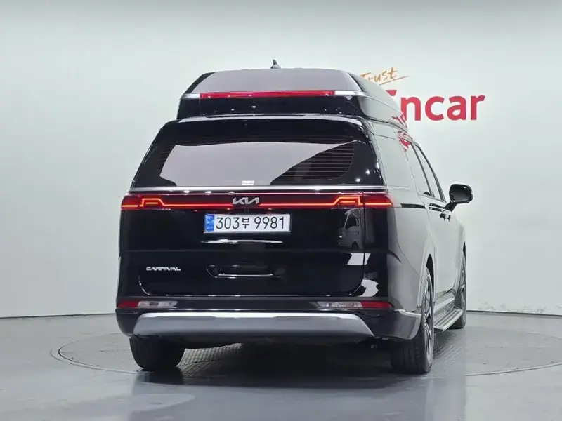 2022 Kia Carnival с пробегом 16 652 км