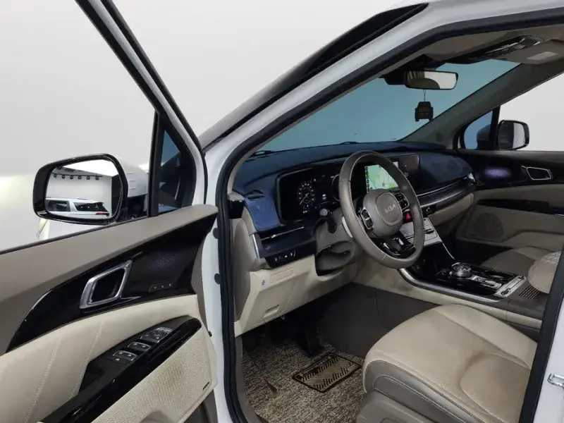 2022 Kia Carnival с пробегом 47 939 км
