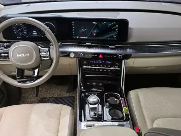 2022 Kia Carnival с пробегом 16 652 км