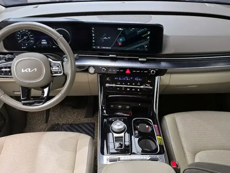 2022 Kia Carnival с пробегом 16 652 км