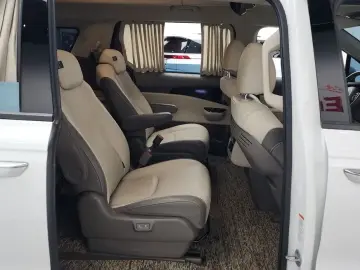 2022 Kia Carnival с пробегом 47 939 км
