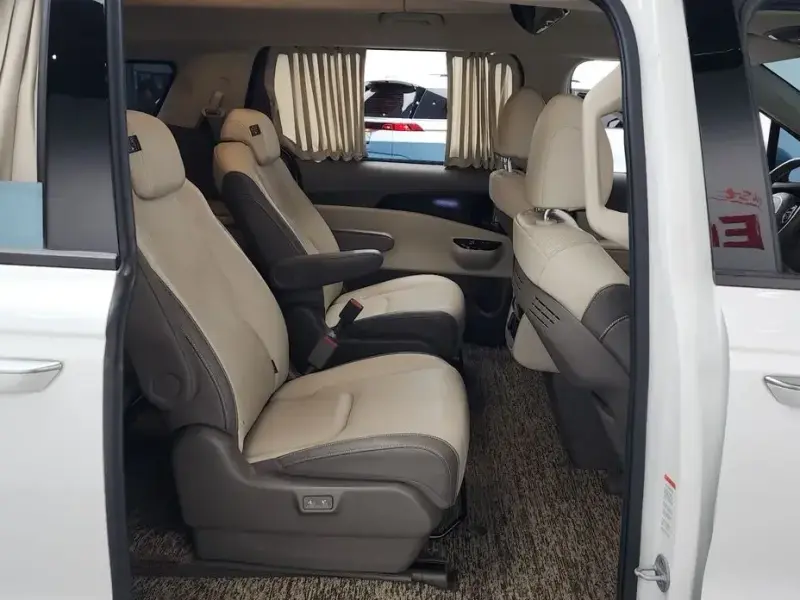 2022 Kia Carnival с пробегом 47 939 км