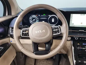 2022 Kia Carnival с пробегом 47 939 км