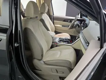 2022 Kia Carnival с пробегом 16 652 км