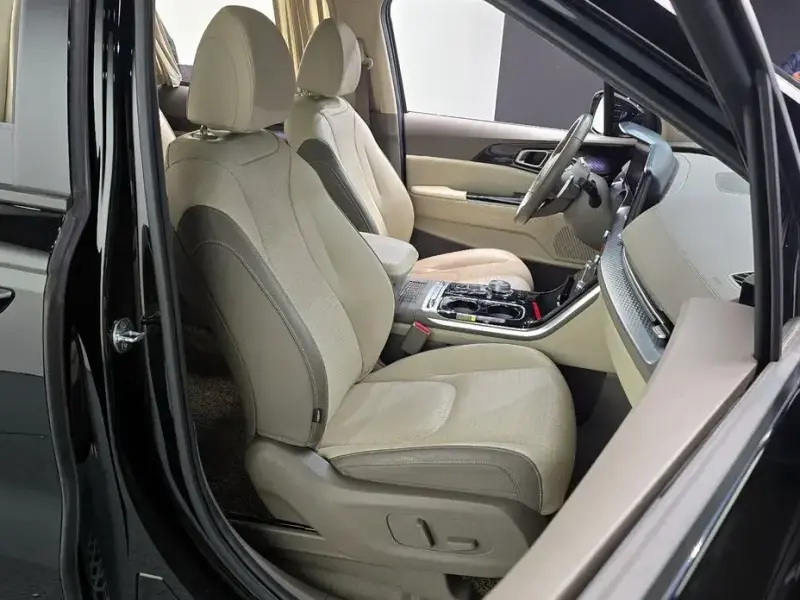 2022 Kia Carnival с пробегом 16 652 км