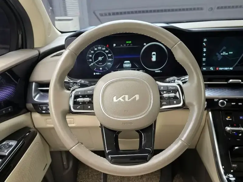 2022 Kia Carnival с пробегом 16 652 км