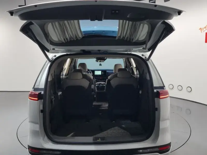 2022 Kia Carnival с пробегом 47 939 км
