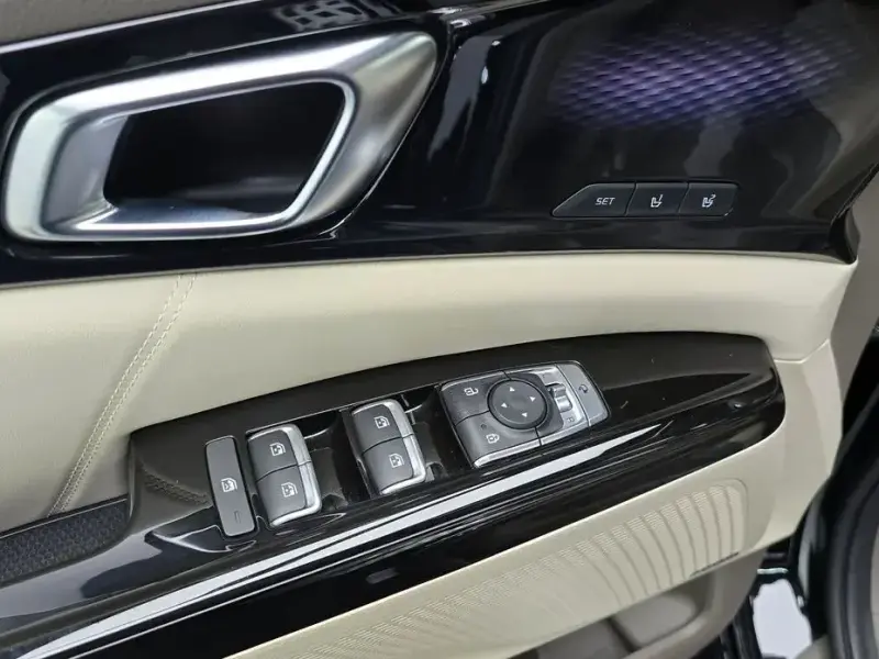 2022 Kia Carnival с пробегом 16 652 км