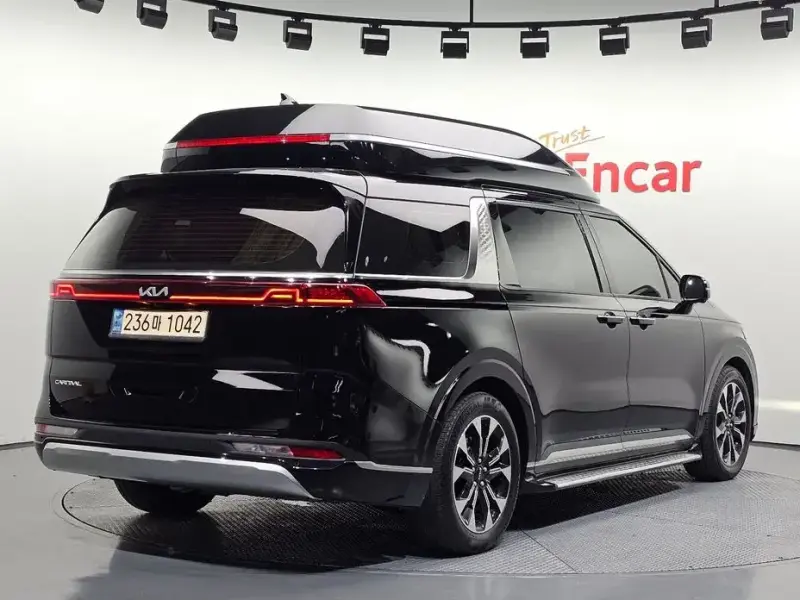 2023 Kia Carnival с пробегом 47 207 км
