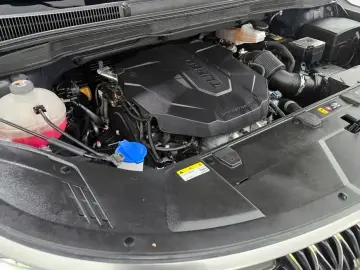 2023 Kia Carnival с пробегом 44 738 км