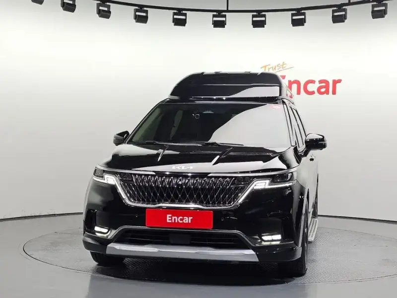 2023 Kia Carnival с пробегом 47 207 км