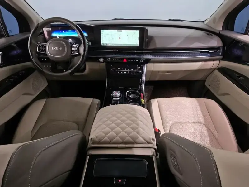 2023 Kia Carnival с пробегом 44 738 км