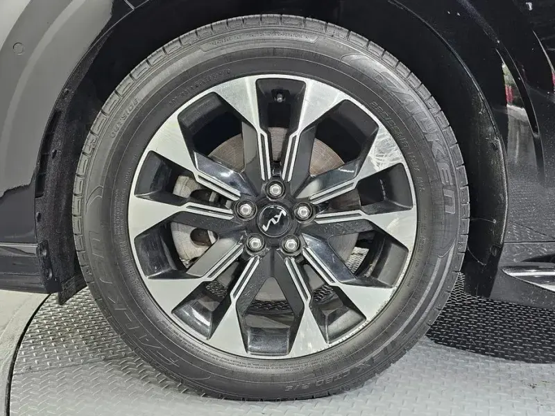 2023 Kia Carnival с пробегом 47 207 км