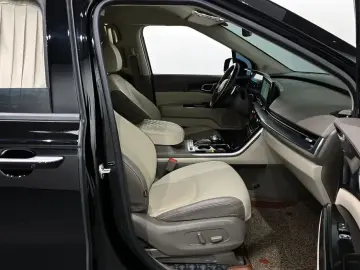 2023 Kia Carnival с пробегом 44 738 км