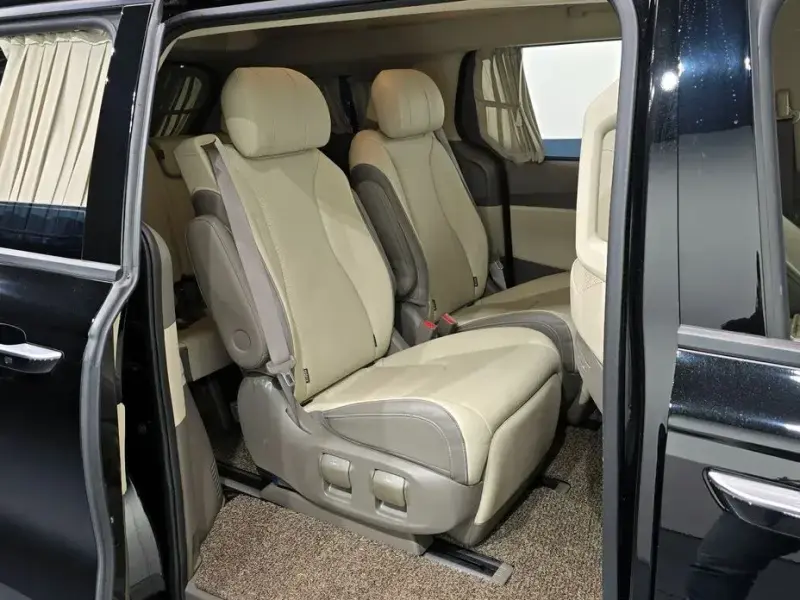 2023 Kia Carnival с пробегом 44 738 км