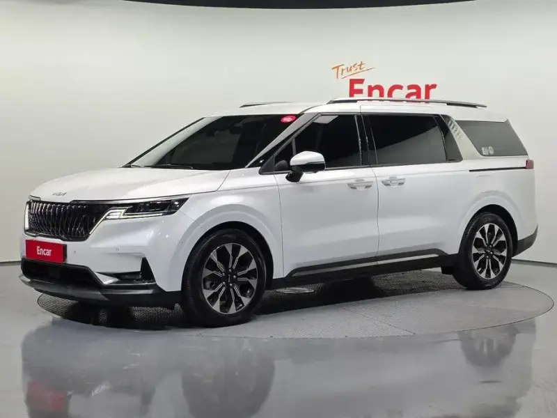 2023 Kia Carnival с пробегом 87 702 км