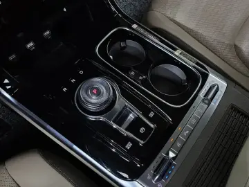 2023 Kia Carnival с пробегом 47 207 км