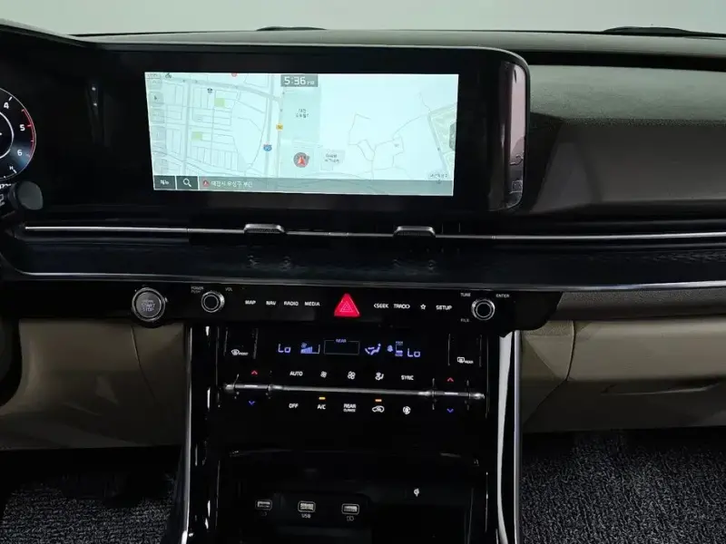 2023 Kia Carnival с пробегом 47 207 км