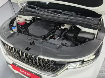 2023 Kia Carnival с пробегом 87 702 км