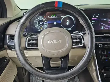 2023 Kia Carnival с пробегом 47 207 км