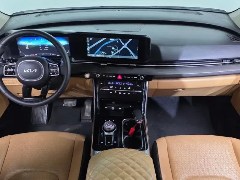 2023 Kia Carnival с пробегом 87 702 км