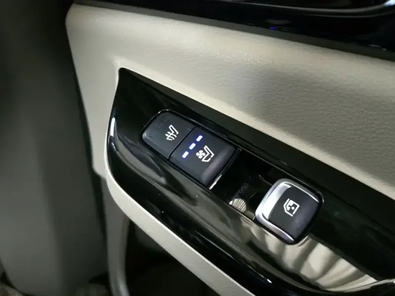 2023 Kia Carnival с пробегом 44 738 км
