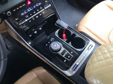 2023 Kia Carnival с пробегом 87 702 км