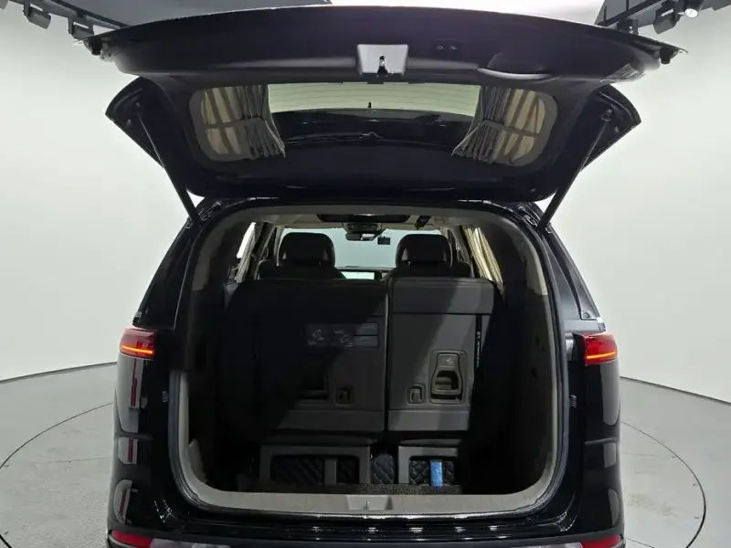 2023 Kia Carnival с пробегом 44 738 км