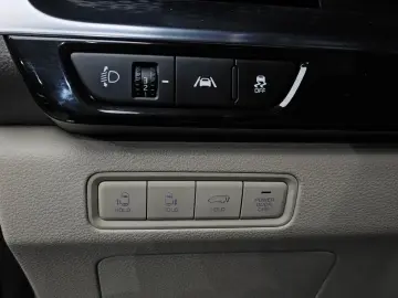 2023 Kia Carnival с пробегом 47 207 км