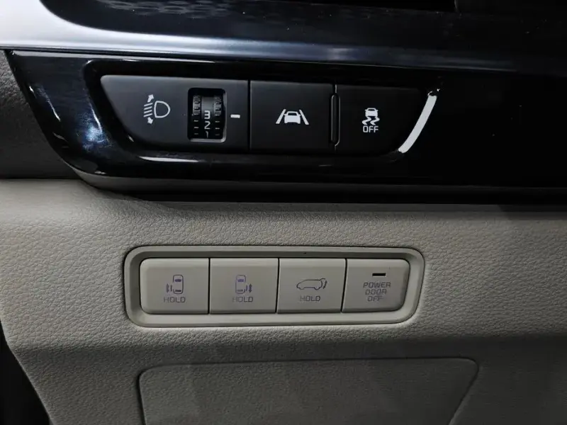 2023 Kia Carnival с пробегом 47 207 км