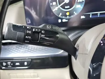 2023 Kia Carnival с пробегом 47 207 км