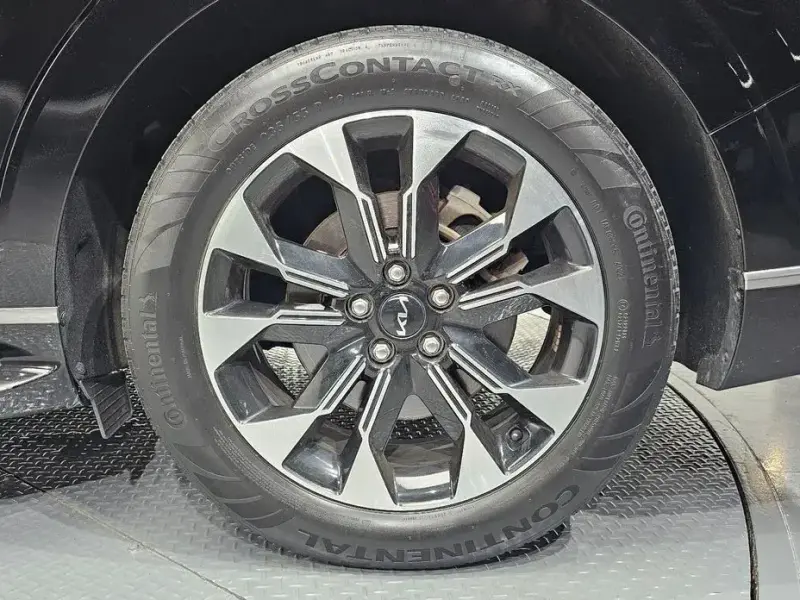 2023 Kia Carnival с пробегом 47 207 км