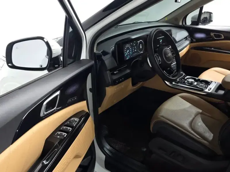2022 Kia Carnival с пробегом 55 310 км