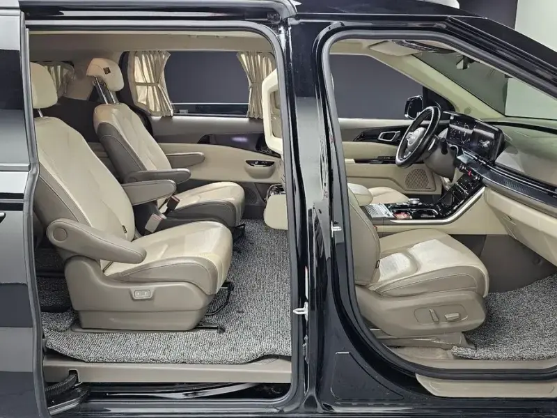 2023 Kia Carnival с пробегом 47 207 км