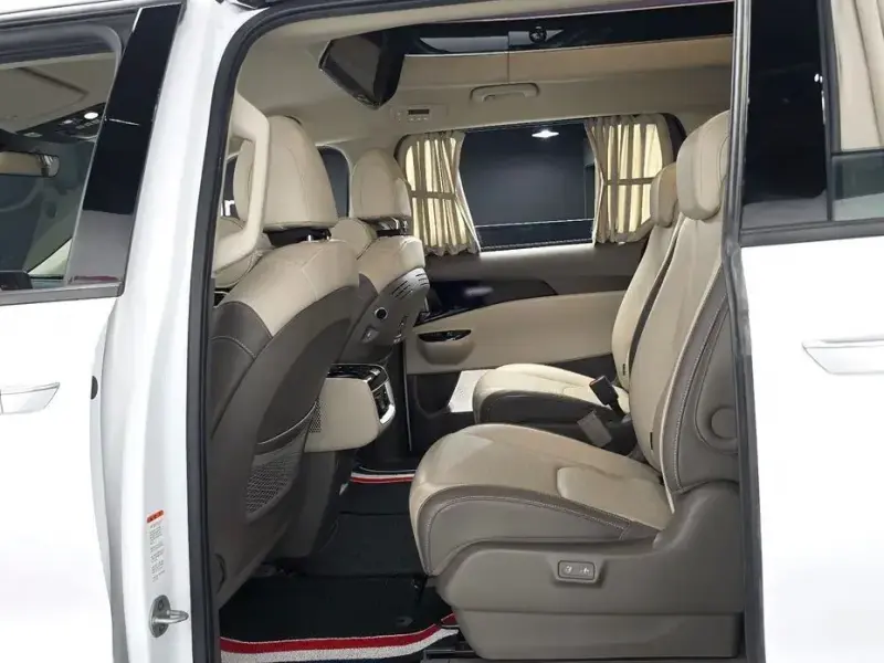 2021 Kia Carnival с пробегом 61 116 км