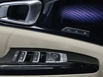 2023 Kia Carnival с пробегом 47 207 км