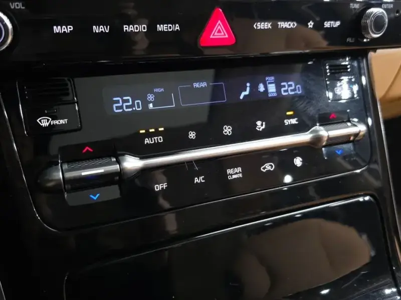 2022 Kia Carnival с пробегом 55 310 км
