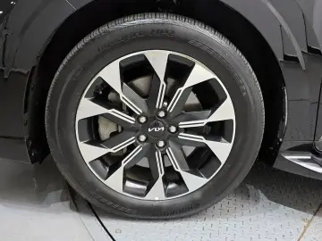 2023 Kia Carnival с пробегом 111 916 км