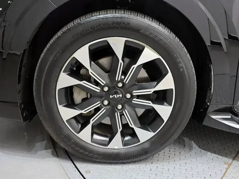 2023 Kia Carnival с пробегом 111 916 км