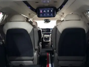 2021 Kia Carnival с пробегом 61 116 км