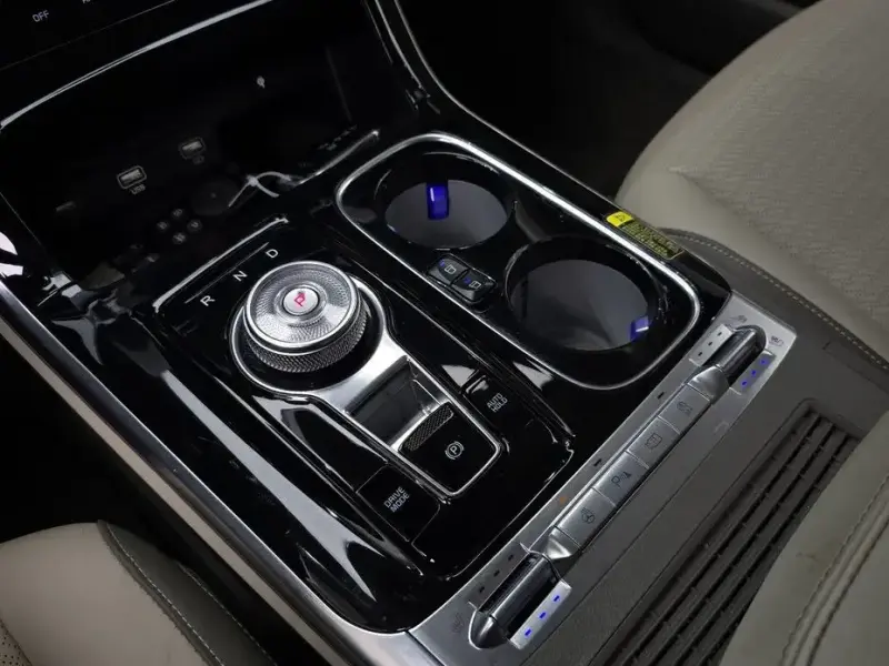 2023 Kia Carnival с пробегом 111 916 км