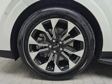 2023 Kia Carnival с пробегом 73 571 км