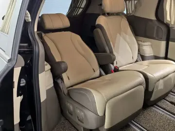 2023 Kia Carnival с пробегом 111 916 км