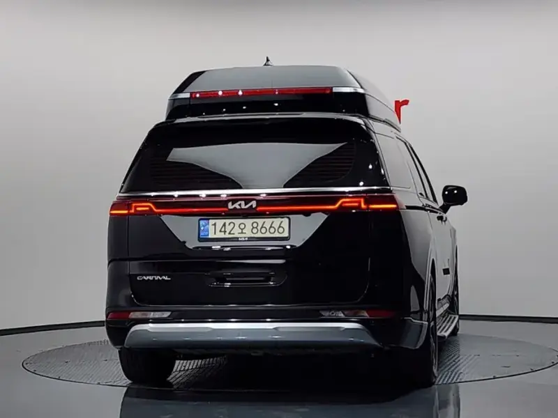 2022 Kia Carnival с пробегом 42 893 км